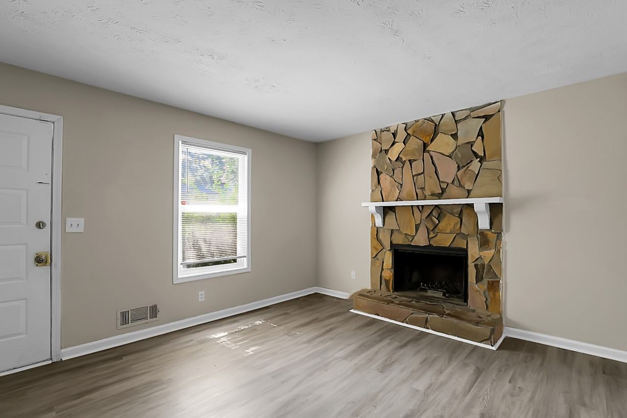 1229 Creek Forest Ct Nw #1 - Photo 4 of 35