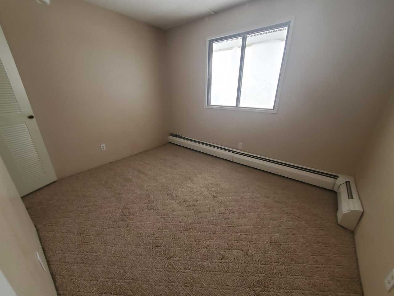 5317 5 Ave - Photo 3 of 6