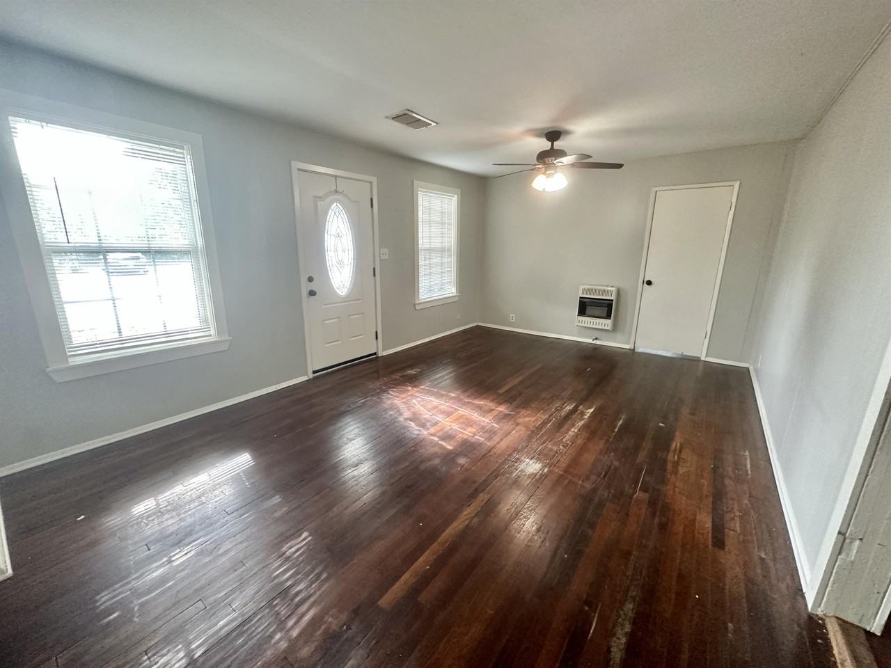 1008 Peak St #1 - Photo 3 of 20