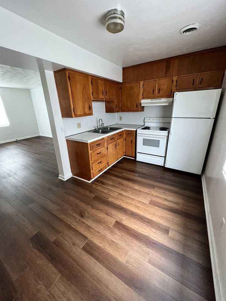 343 E Augusta Ave #343 - Photo 2 of 5
