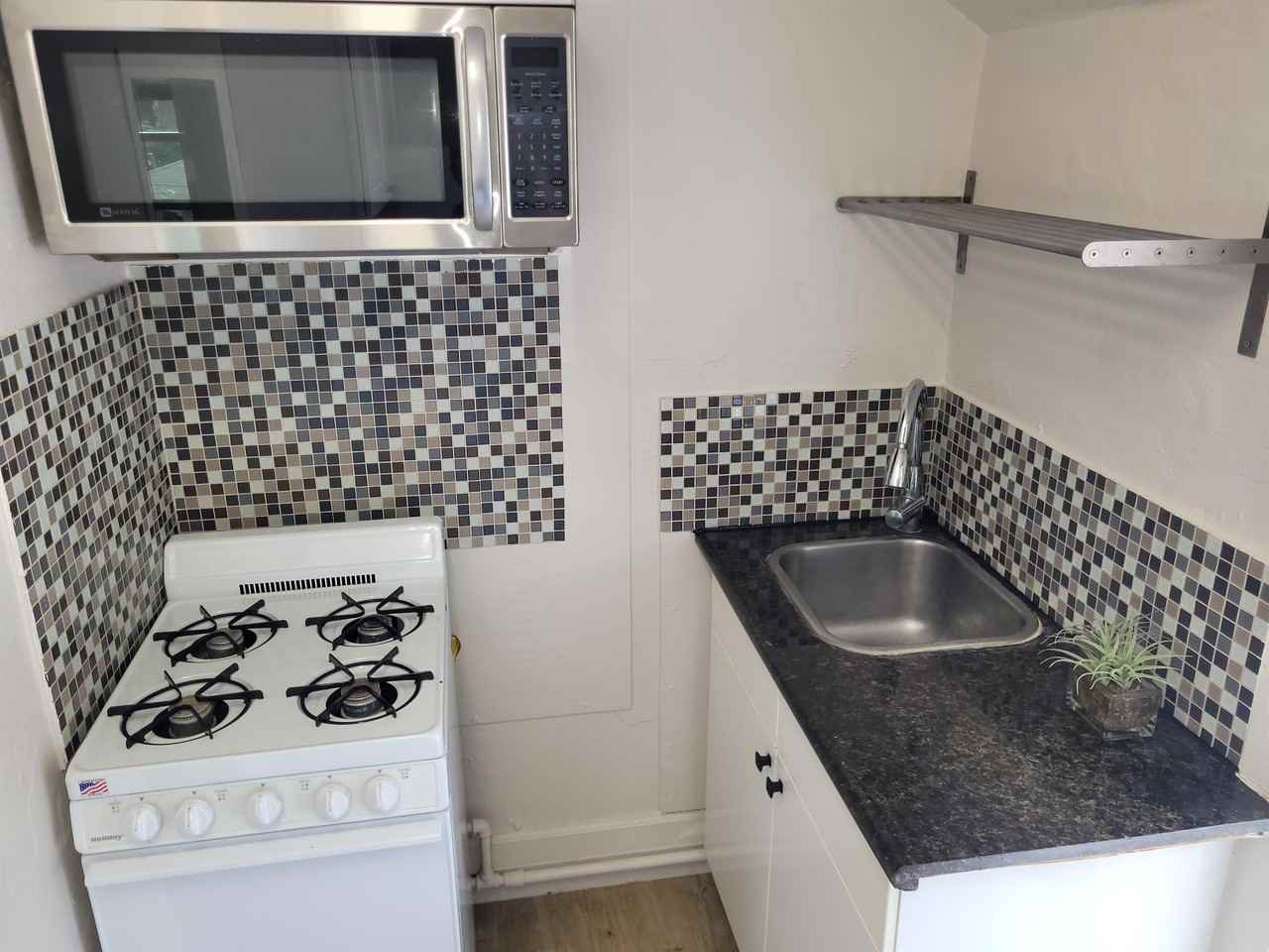498 S 7th St #4 - Photo 4 of 33
