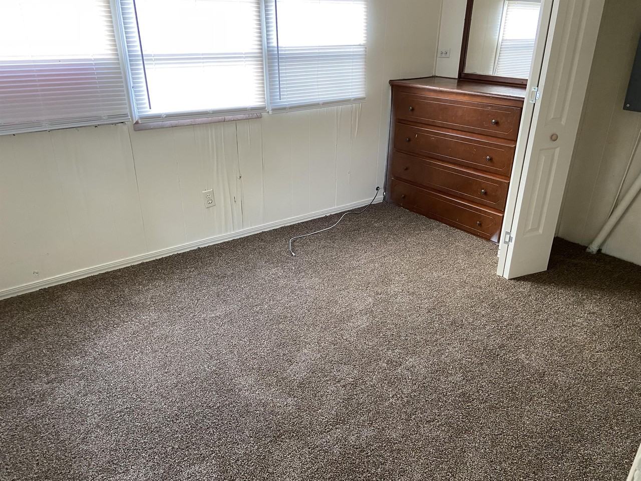 3848 Blue Water Rd - Photo 4 of 4