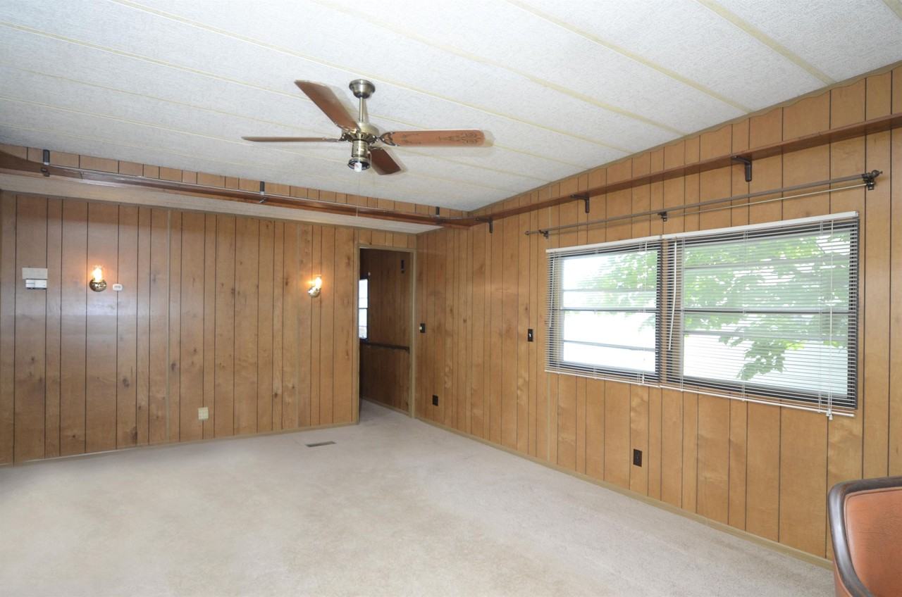 142 Lyon Ave #1 - Photo 3 of 20