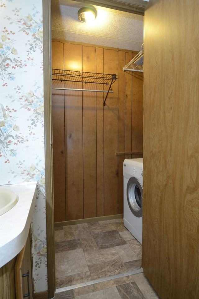 142 Lyon Ave #1 - Photo 7 of 20