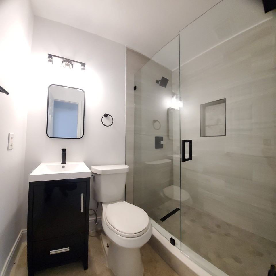 215 Sw 16th St #4 - Photo 2 of 17