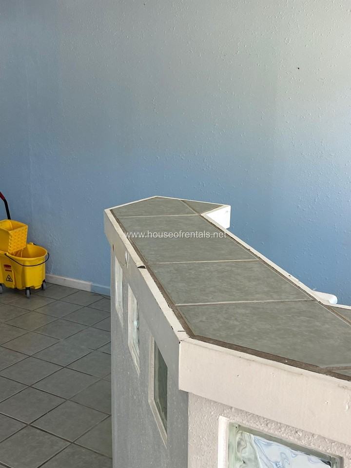 402 Plaza Drive - Photo 2 of 8