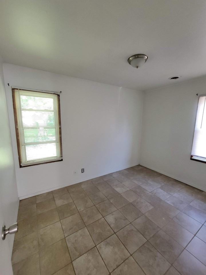 1449 E Harry Ave #1 - Photo 4 of 5