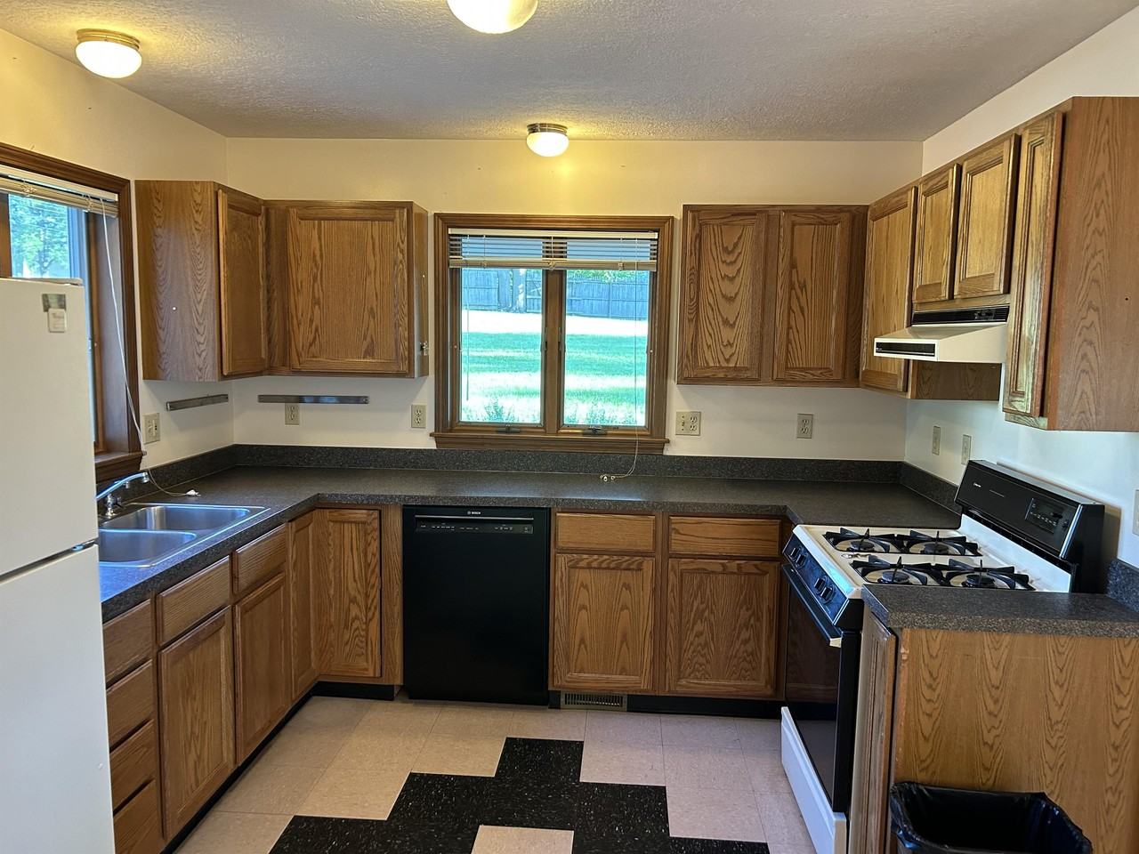 108 S Park St #108 - Photo 5 of 36