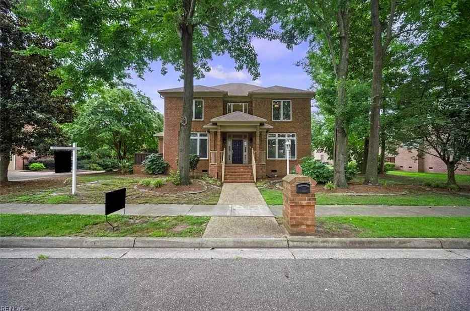 1009 Timber Neck Mall #1 - Photo 4 of 50