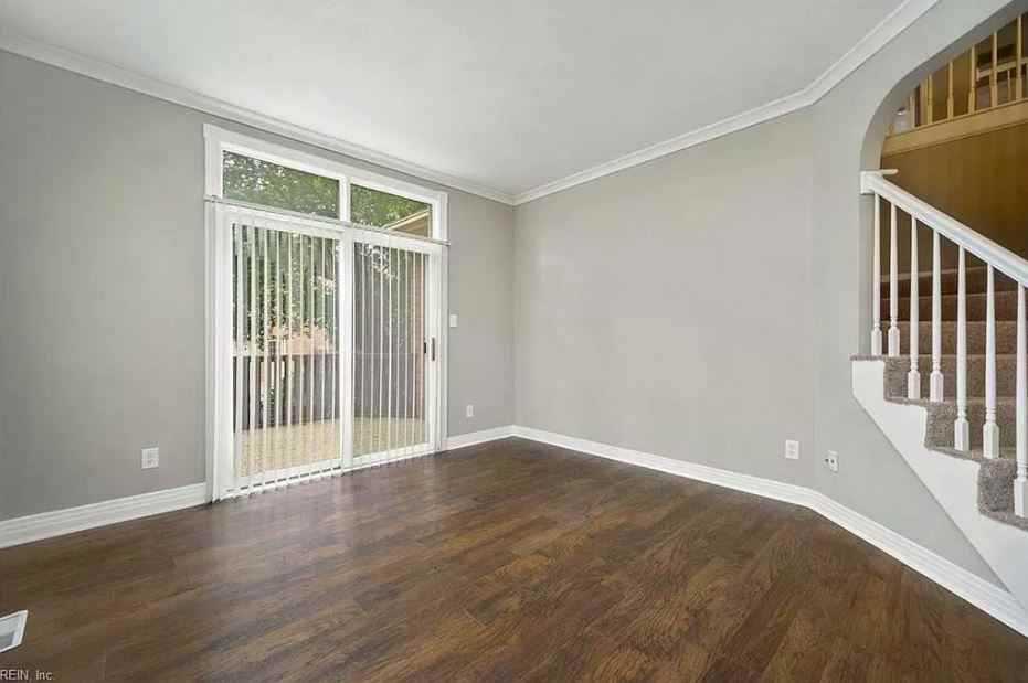 1009 Timber Neck Mall #1 - Photo 6 of 50