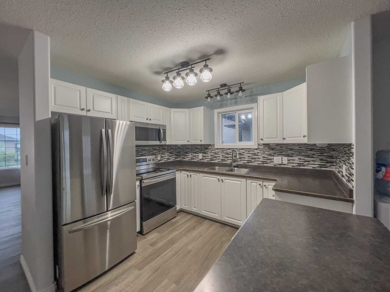 4714 39 St #1 - Photo 3 of 17