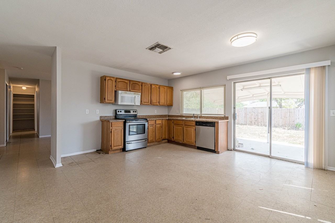 9518 Millbrook Drive #1 - Photo 7 of 37