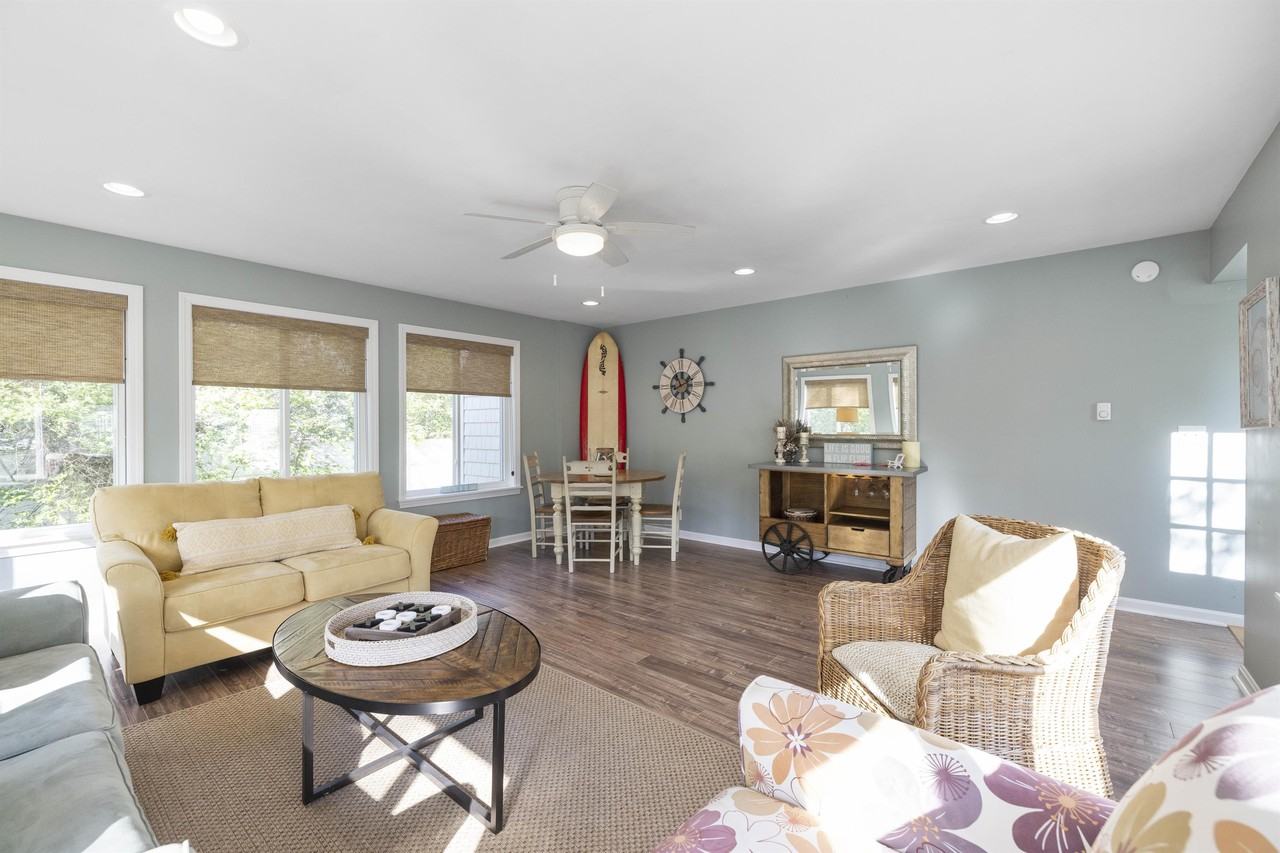 16 Grasshopper Ln #1 - Photo 4 of 44