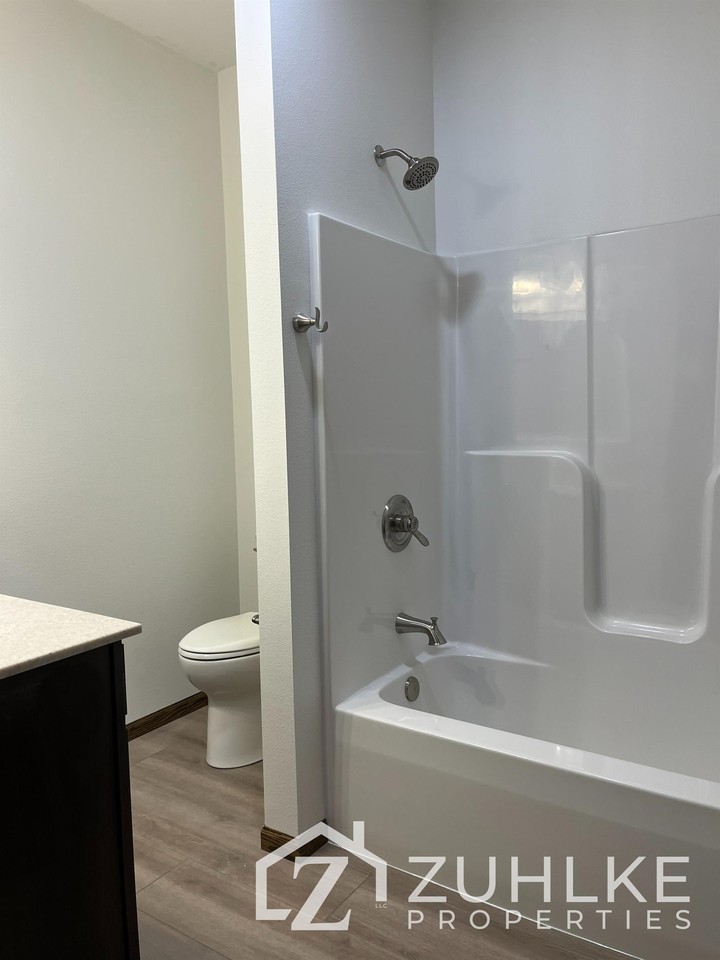 500B N Elm St #500B - Photo 4 of 23