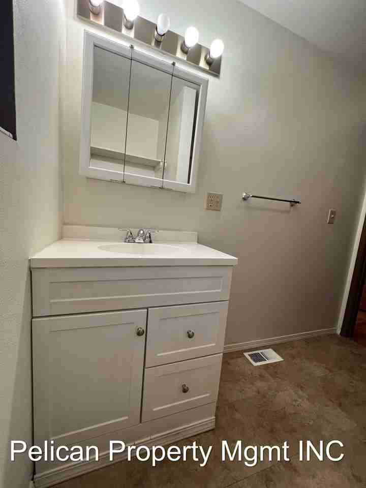 2111 Van Camp St #106 - Photo 5 of 12