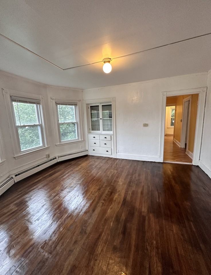 44 Middle St #3 - Photo 2 of 10