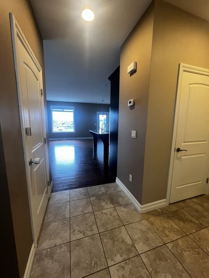 10416 109 St #10416 - Photo 2 of 50