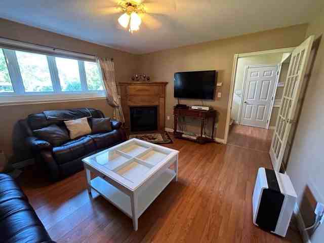 71 Glencove Dr #1 - Photo 3 of 21