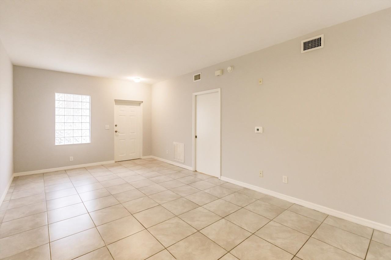 8416 Bernwood Cove Loop #1609 - Photo 6 of 28
