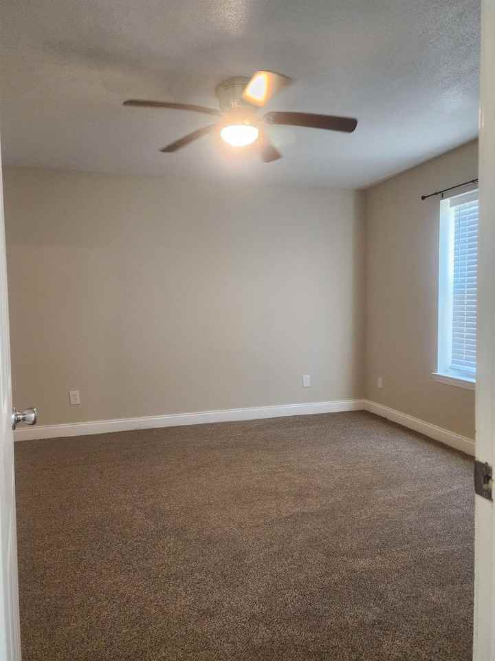 607 Krystal Ln #1 - Photo 6 of 13