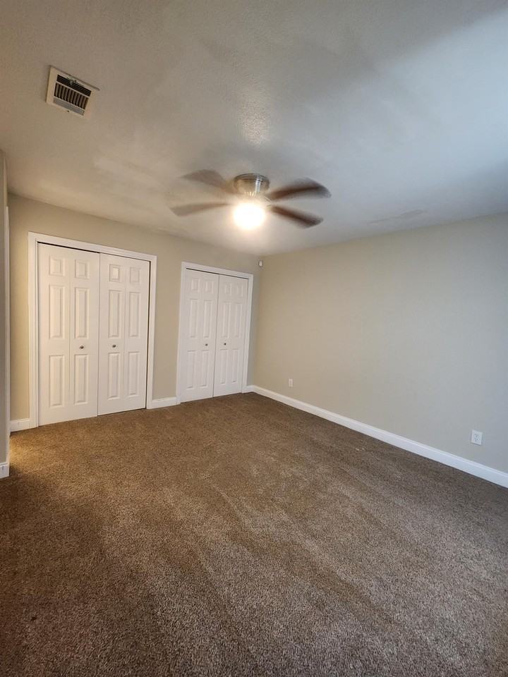 607 Krystal Ln #1 - Photo 7 of 13