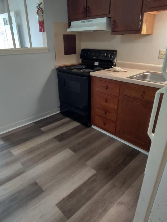 2738 E Sprague St - Photo 3 of 10