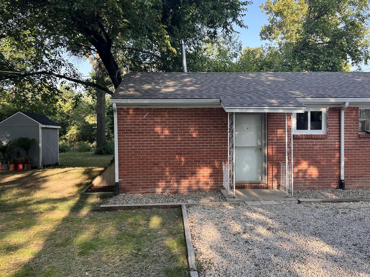 1732 West 21st Street - 1Apt. B #1 - Photo 2 of 10