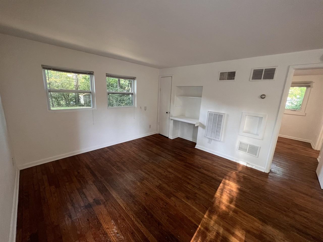 1732 West 21st Street - 1Apt. B #1 - Photo 3 of 10