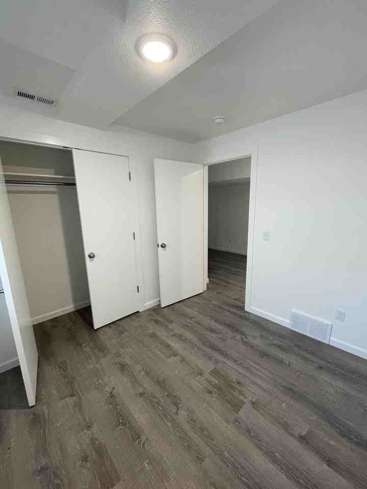 929 Park Dr #3 - Photo 6 of 22