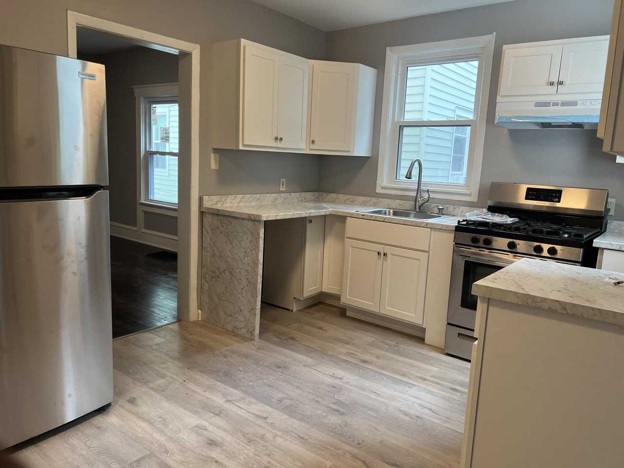 13 Lawn Avenue #13 - Photo 3 of 9