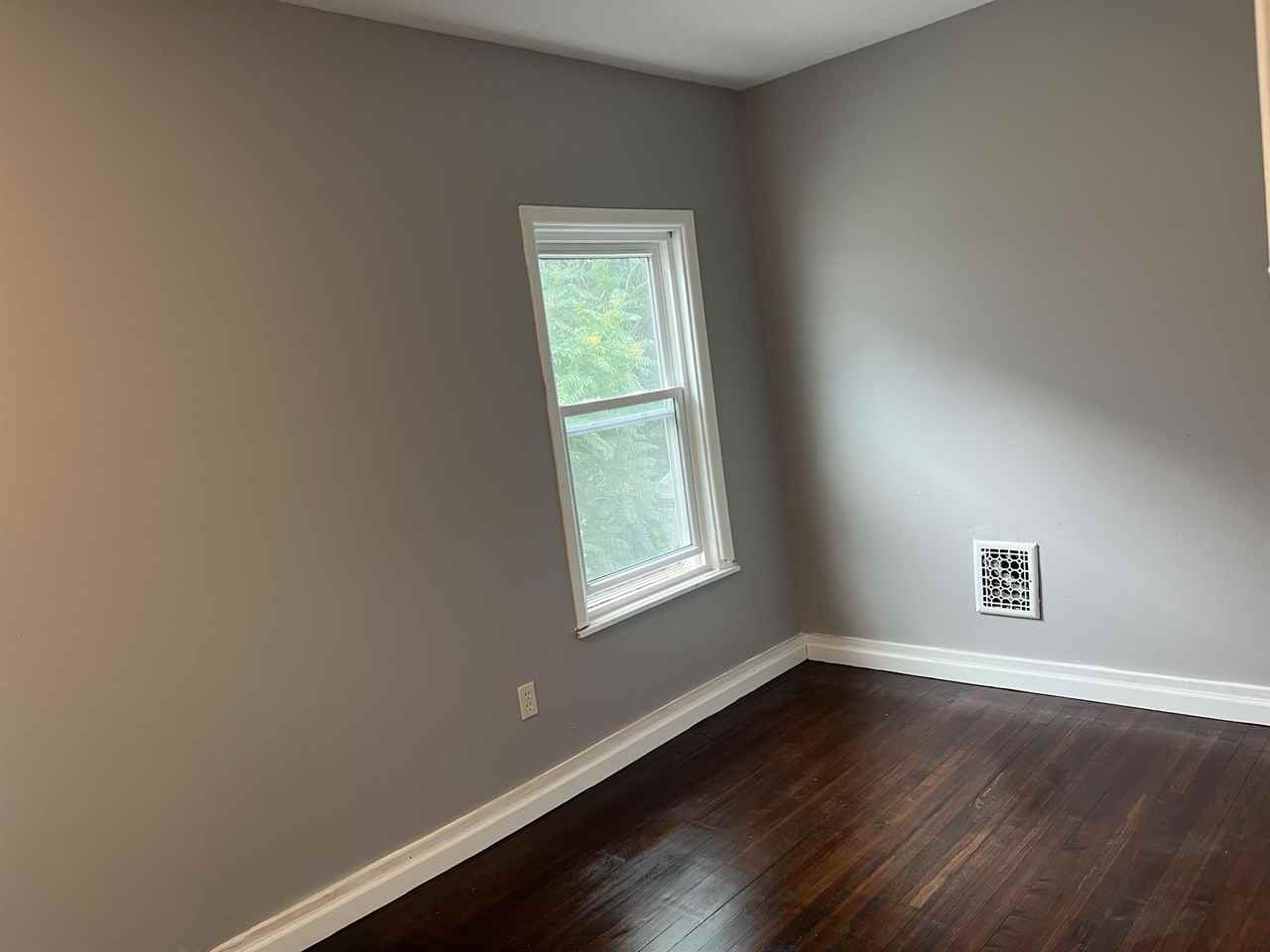 13 Lawn Avenue #13 - Photo 6 of 9