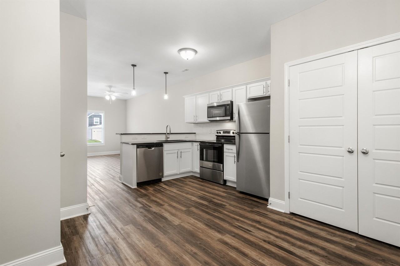215 Notgrass Road - ABldg. 1 #A - Photo 6 of 15