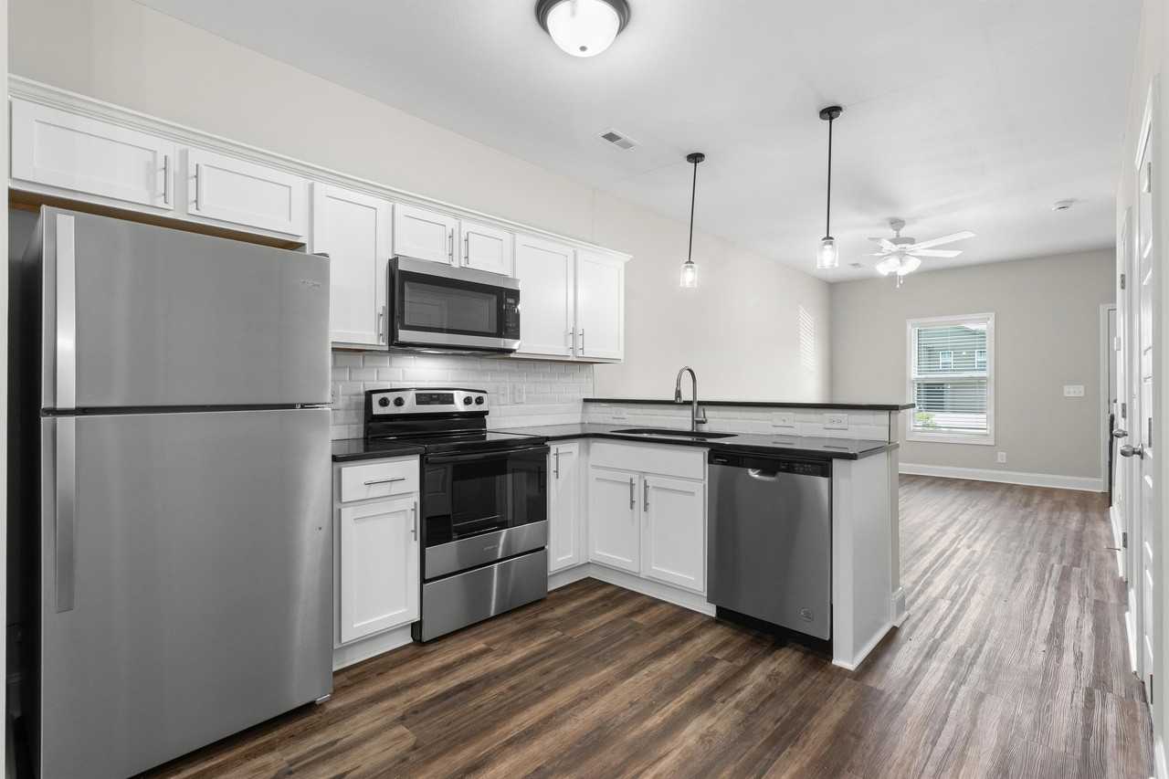 215 Notgrass Road - DBldg. 1 #D - Photo 4 of 15