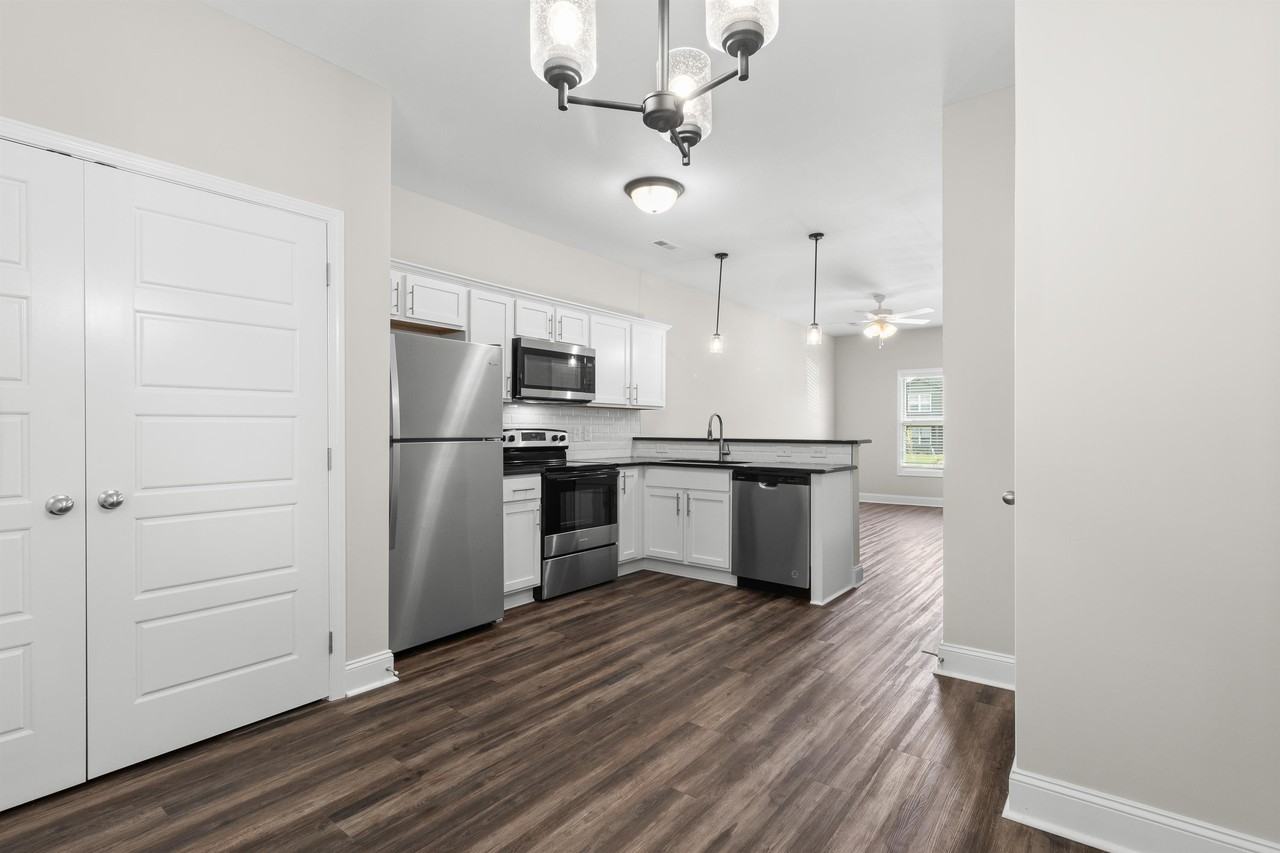 215 Notgrass Road - DBldg. 1 #D - Photo 6 of 15