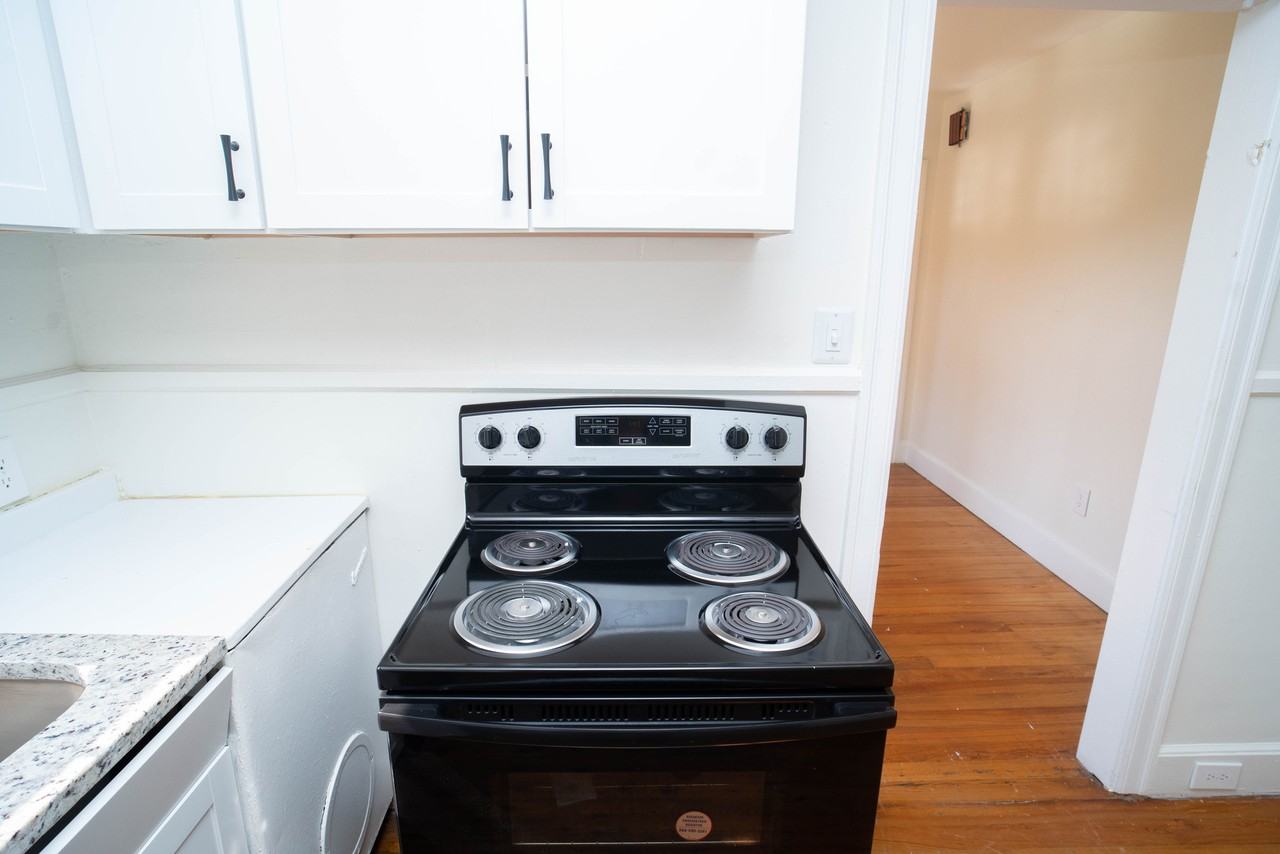 1114 8th Ave #1 - Photo 6 of 50