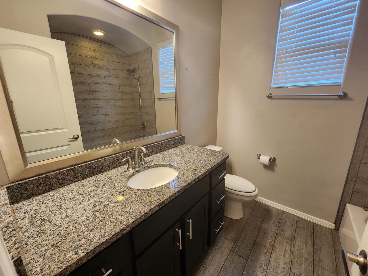 867 Cedar Park Ave #1 - Photo 4 of 10