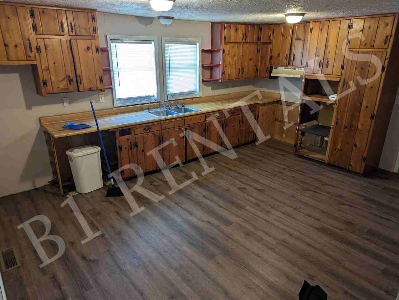 326 6th St #1 - Photo 5 of 10