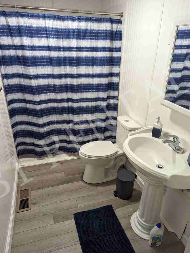 326 6th St #1 - Photo 6 of 10