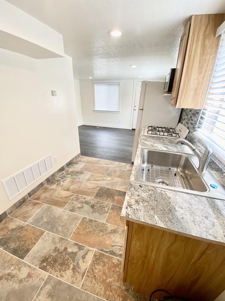 W 950 South St #304 - Photo 6 of 24