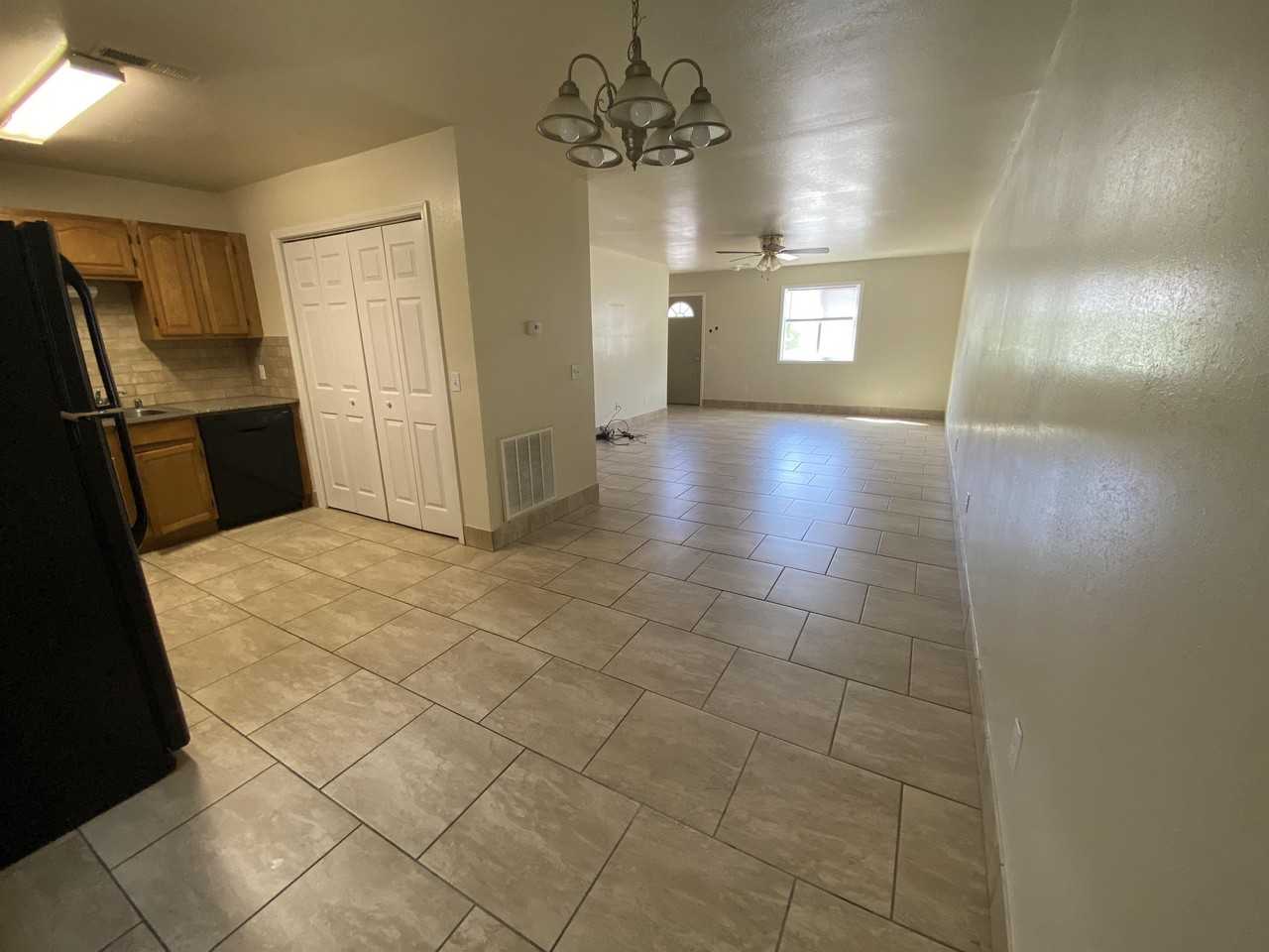 907 Coldwater Rd #C - Photo 3 of 7