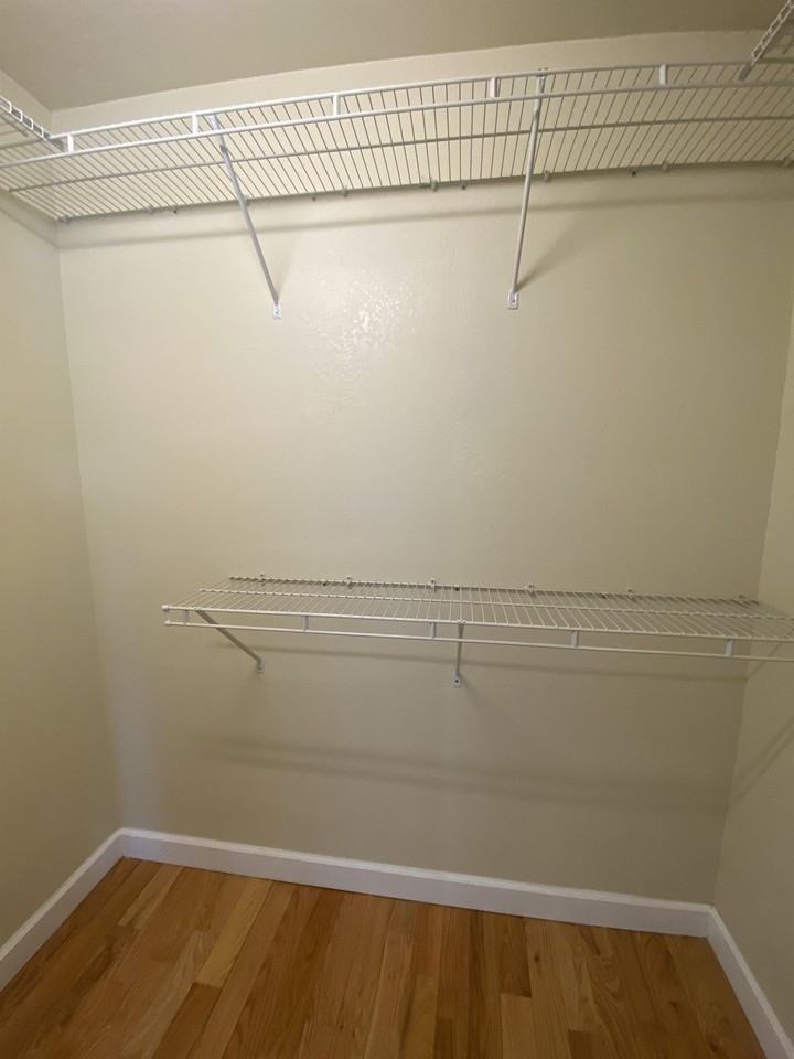 907 Coldwater Rd #C - Photo 5 of 7