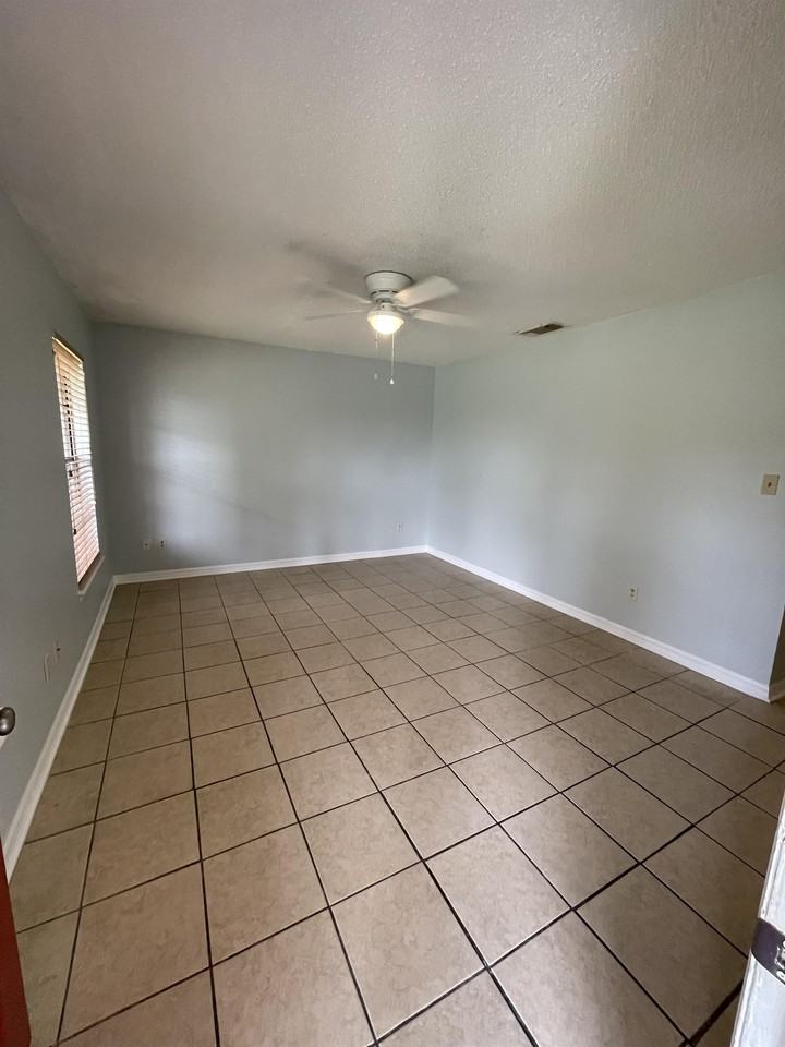 356 W Minneola Ave #1 - Photo 3 of 24