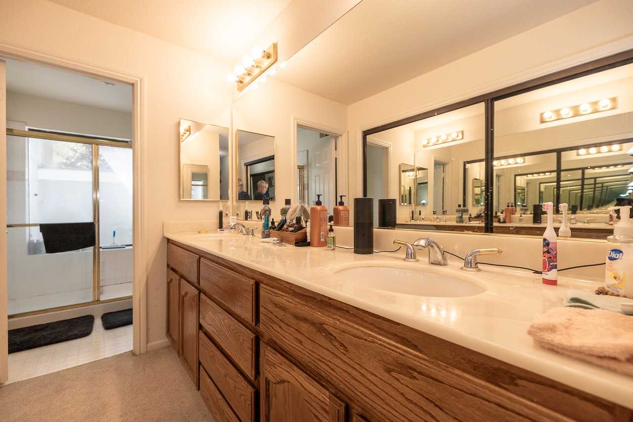 925 Oak Park Dr #1 - Photo 6 of 15