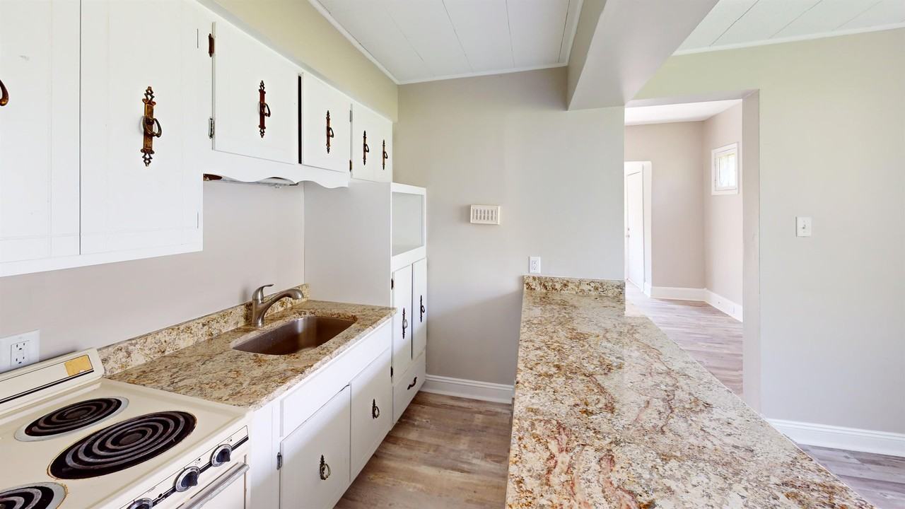 1118 High St #1 - Photo 2 of 7