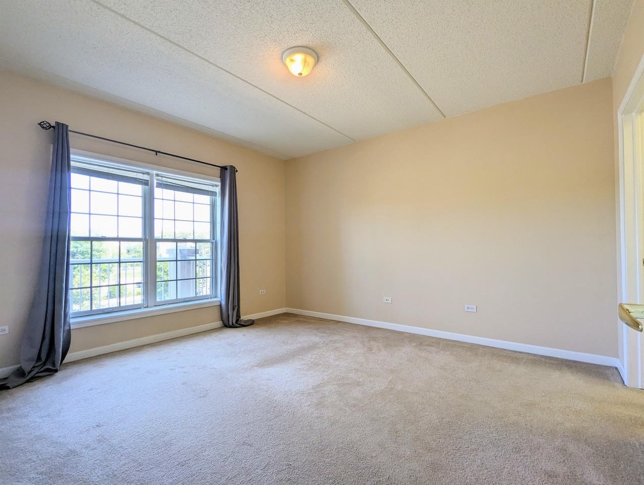 601 W Rand Rd #1 - Photo 2 of 13