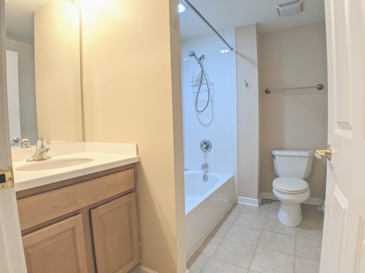 601 W Rand Rd #1 - Photo 3 of 13
