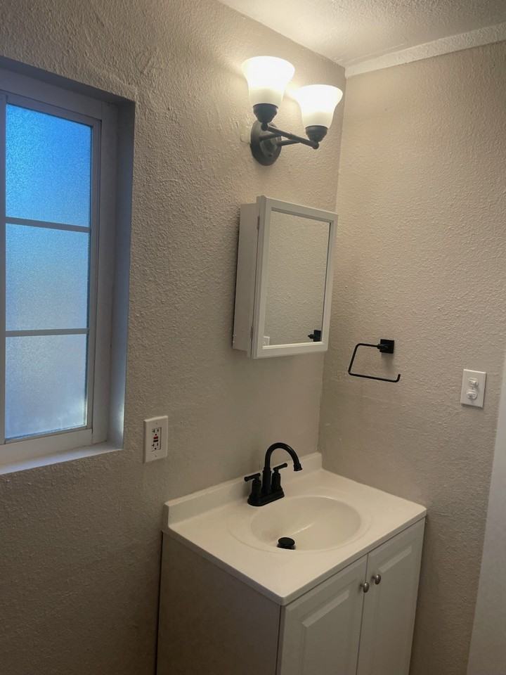 41455/41467 National Trails Highway - D #D - Photo 7 of 8