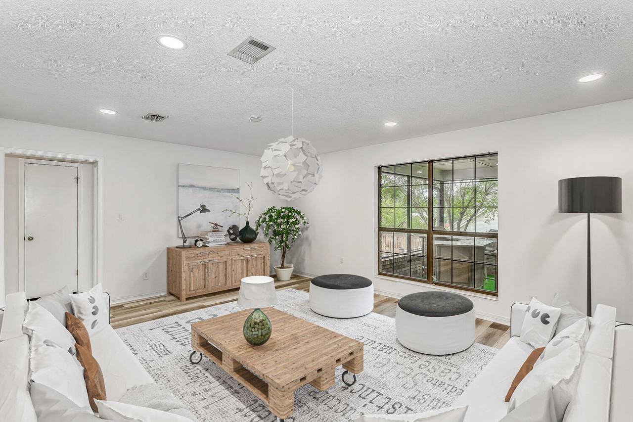 1960 Woodbridge Dr - Photo 2 of 49