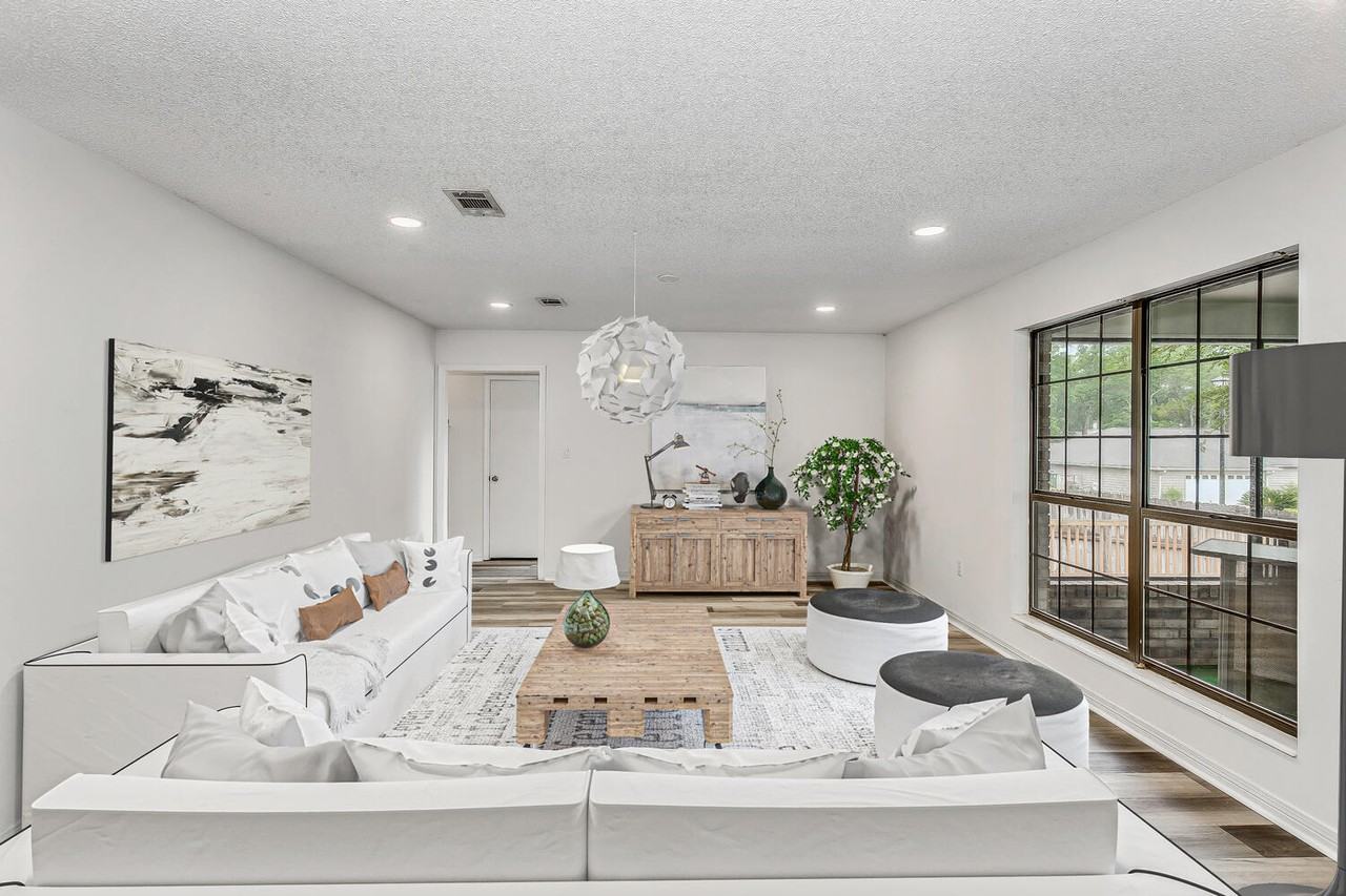 1960 Woodbridge Dr - Photo 4 of 49