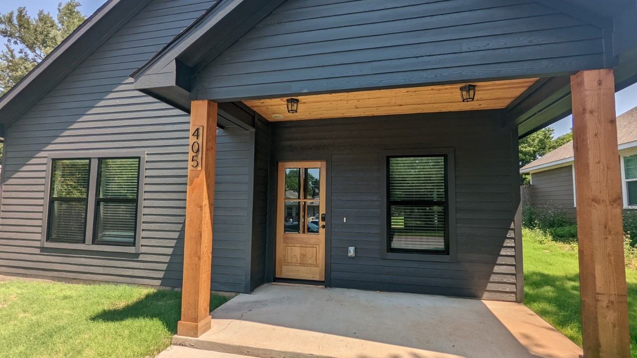 405 E Shepherd St #1 - Photo 2 of 24